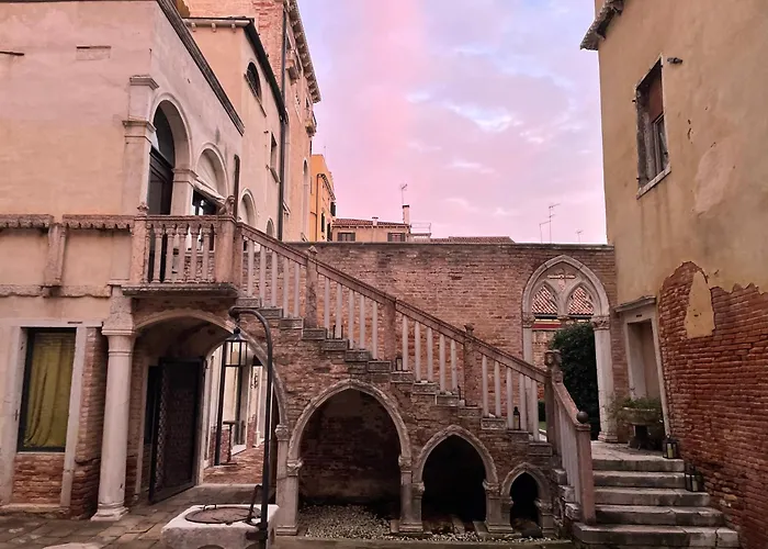 Aparthotel Palazzo Contarini Della Porta Di Ferro Venezia