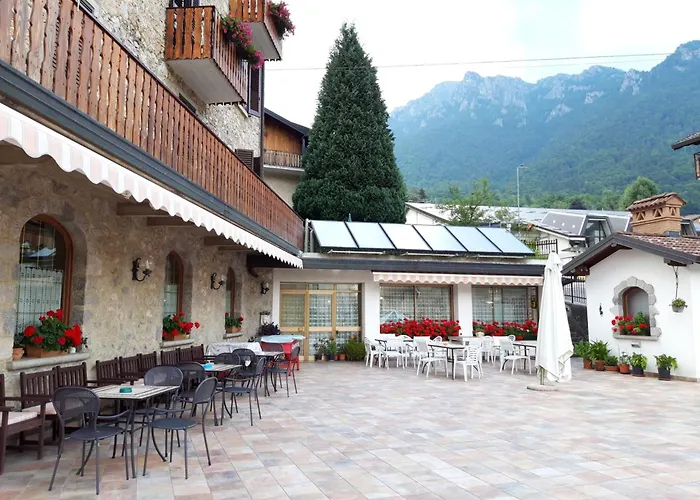 Hotel Carrara Serina 