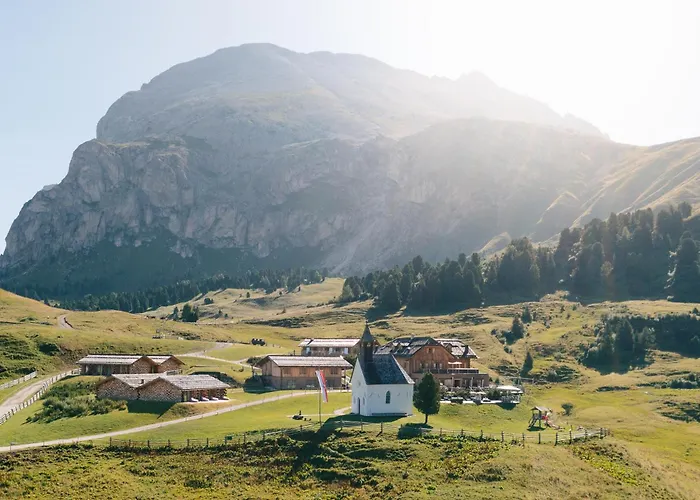 Zallinger Dolomites Alpe Di Siusi