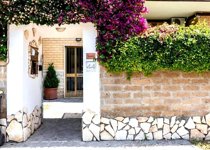 Residence Speedy Lovely Suites - 9 Appartamenti Fino a 52 Ospiti - Fiumicino Airport
