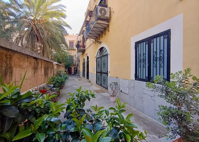Cortile dei Giusti - Combo Guesthouse Palermo