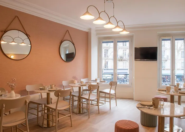 Hotel Prony Monceau Parigi