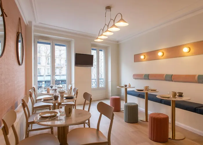 Hotel Prony Monceau Parigi