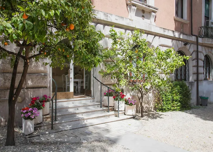 Domus Giulio Guest House Roma