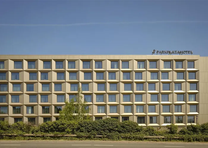 Hotel Park Plaza London, Park Royal