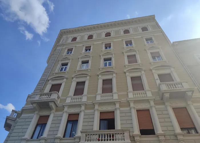 Triestecenter Rooms&Apartments - Colori di Trieste