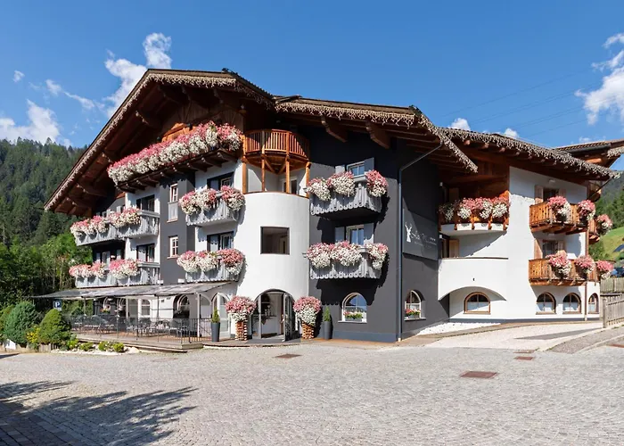 Hotel Madonnina Resort And Wellness Soraga