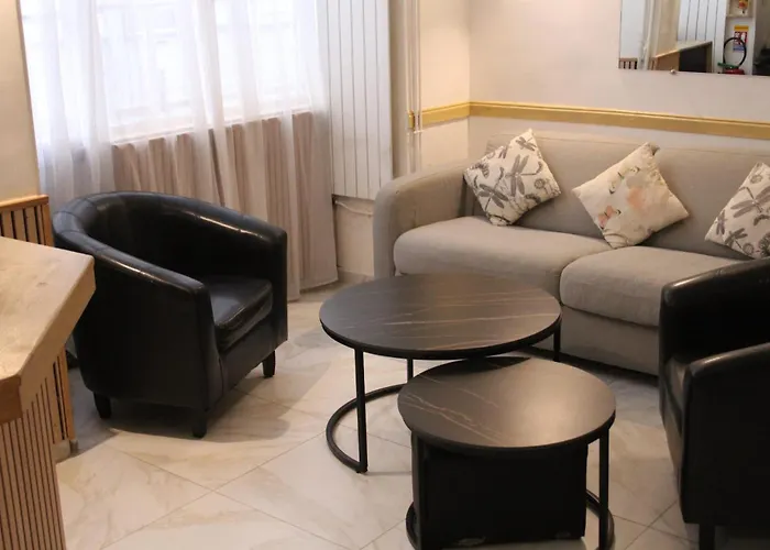 Hotel Anya Parigi