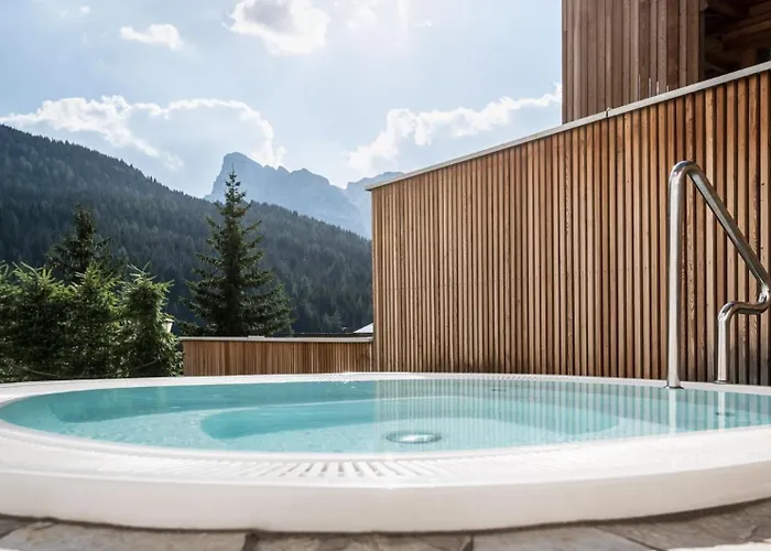Hotel La Fradora - Dolomites Hotel San Cassiano 