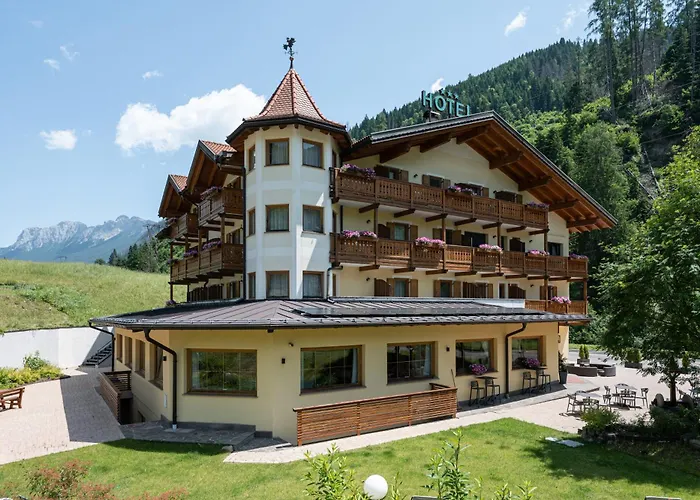 Flos Hotel Moena