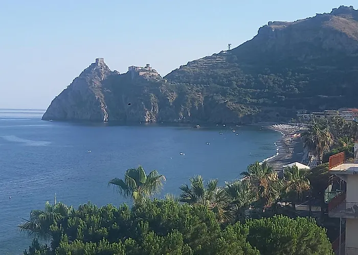 Hotel La Grotta SantʼAlessio Siculo