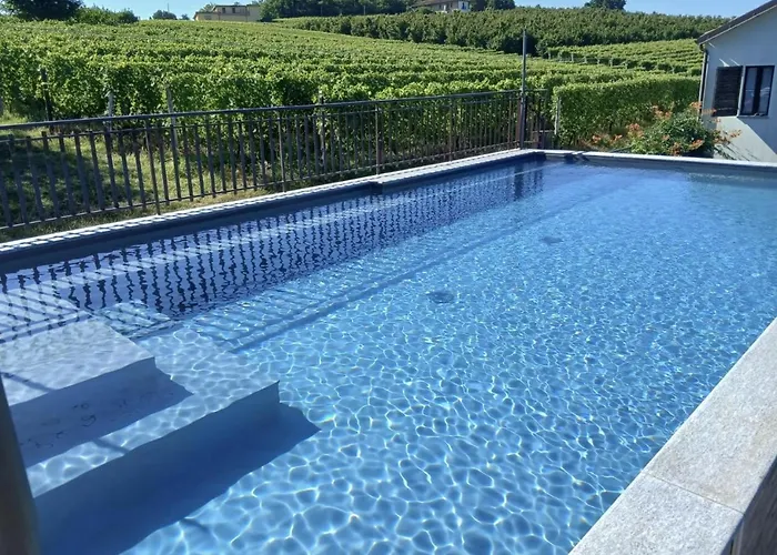 Bed and Breakfast Tra... Monti E Vigne La Morra