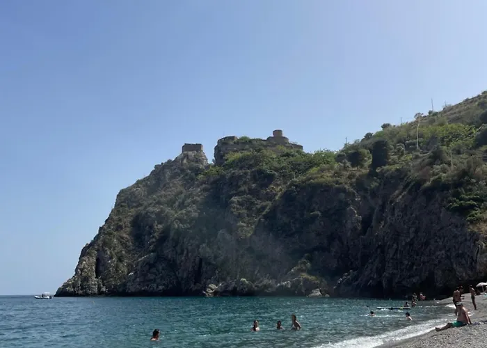 Hotel La Grotta SantʼAlessio Siculo