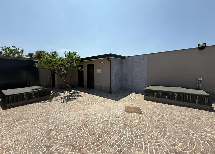 Hotel Manuela Varcaturo