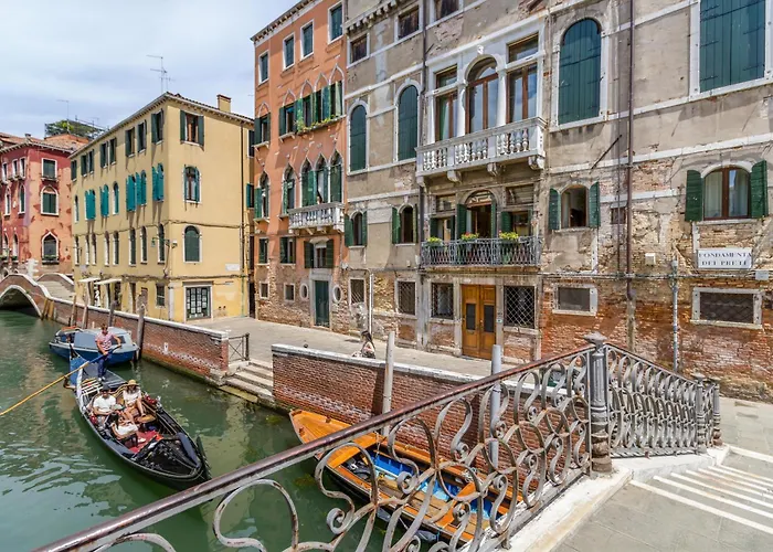 Palazzo San Firmino Residenza Storica All Suite Canal View Venezia