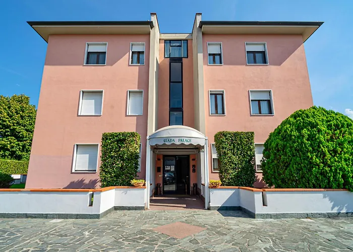 Giada Palace - Rooms & Pool Lucca