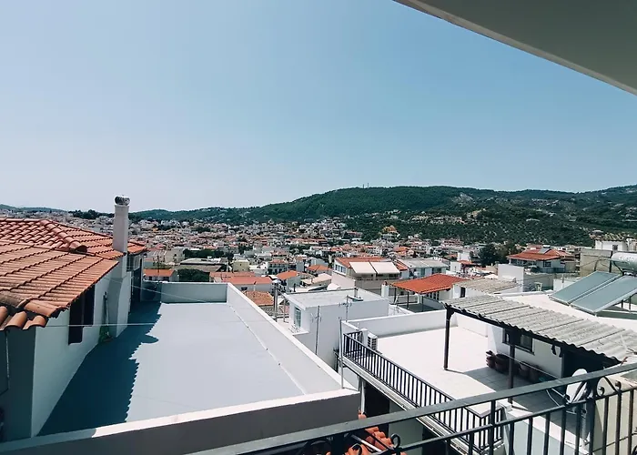 Hollywood Skiathos