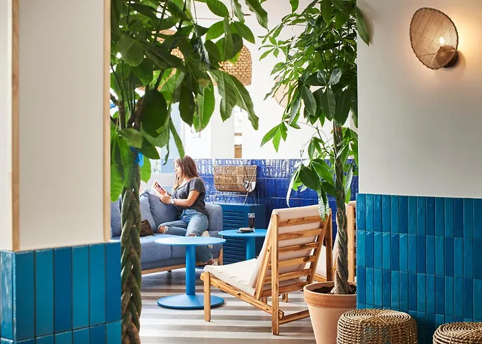 Hotel Chromatics & Restaurant Hill Club By Happyculture Lione