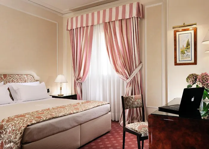 Hotel De La Ville Firenze