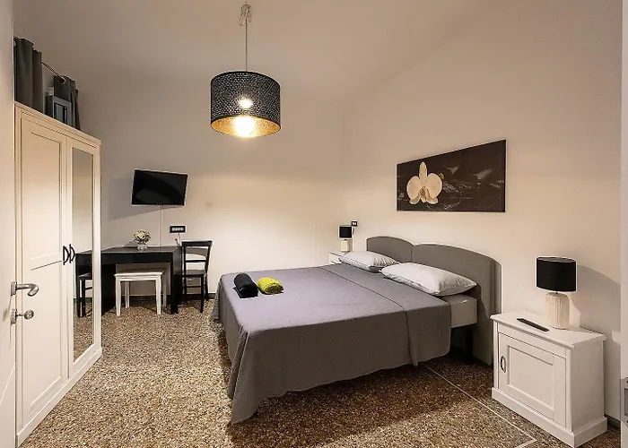 Hotel Acquamarina A Due Passi dai Traghetti Genova