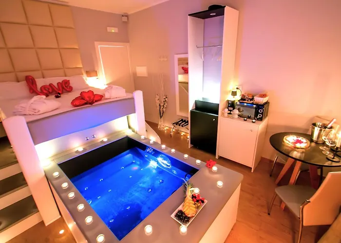 Alma Suites - Jacuzzi Livorno