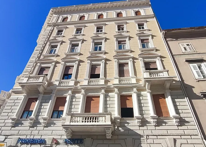 Triestecenter Rooms&Apartments - Colori di Trieste
