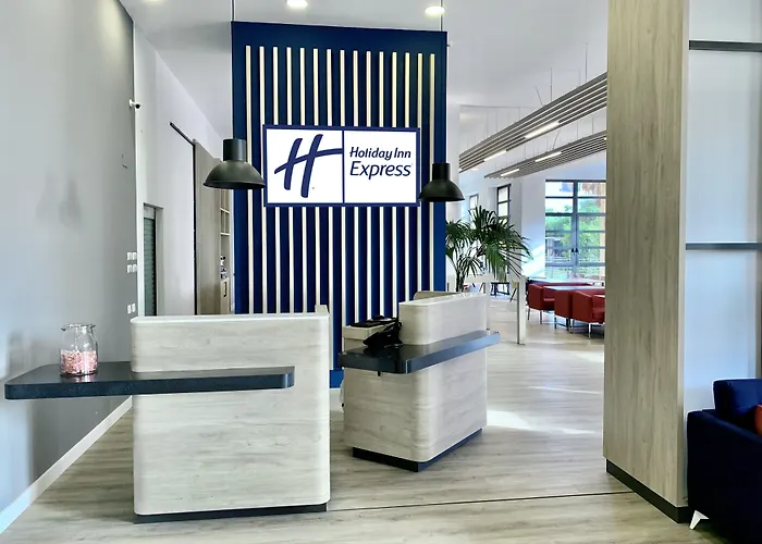 Holiday Inn Express Ciudad De Las Ciencias By Ihg Valenza