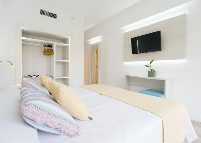 Hotel O7 Vistanova Magaluf 