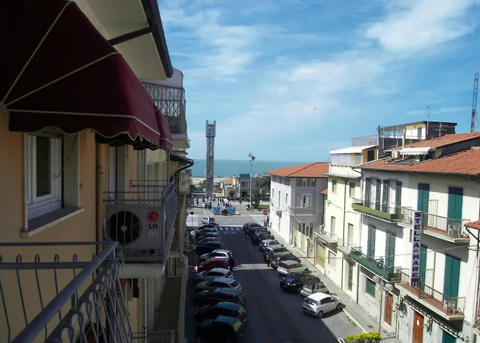 Hotel Dolly Viareggio