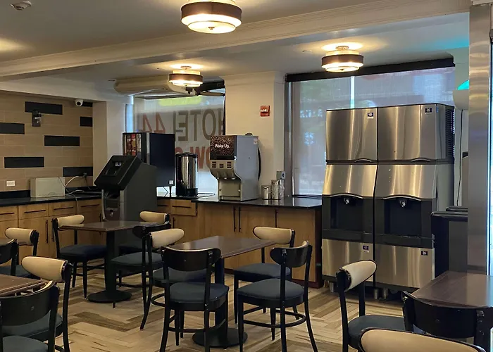 Hotel Ramada By Wyndham New York Times Square West