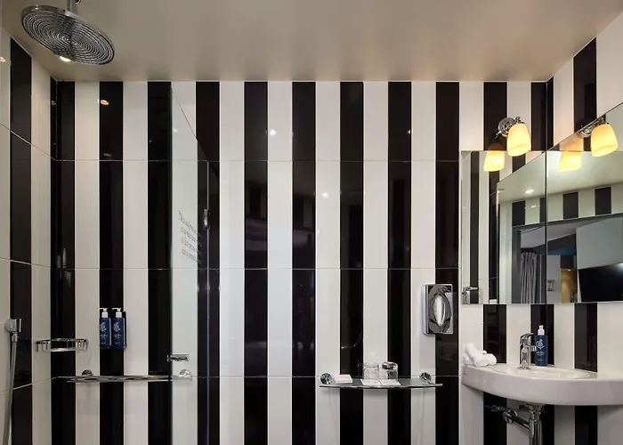 Les Plumes Hotel Parigi