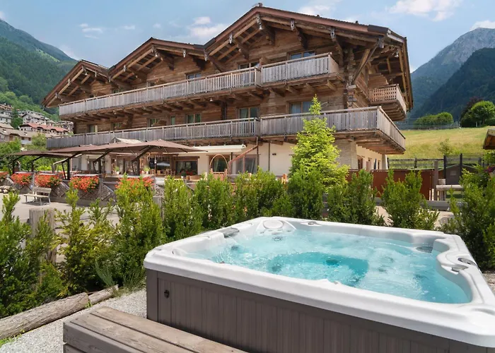 Alpen Chalet - Charme Mountain Hotel - Schilpario