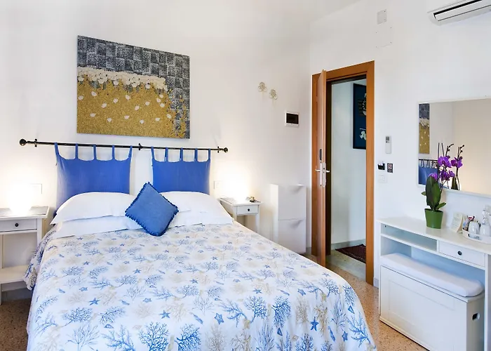 Bed and Breakfast A Due Passi Forte dei Marmi