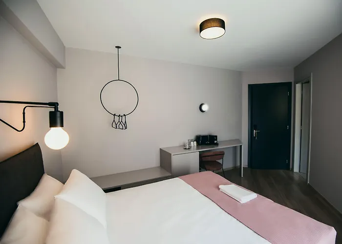 Hotel Bed In Atene