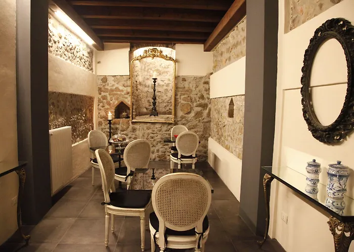 Juliet'S Nest In Verona