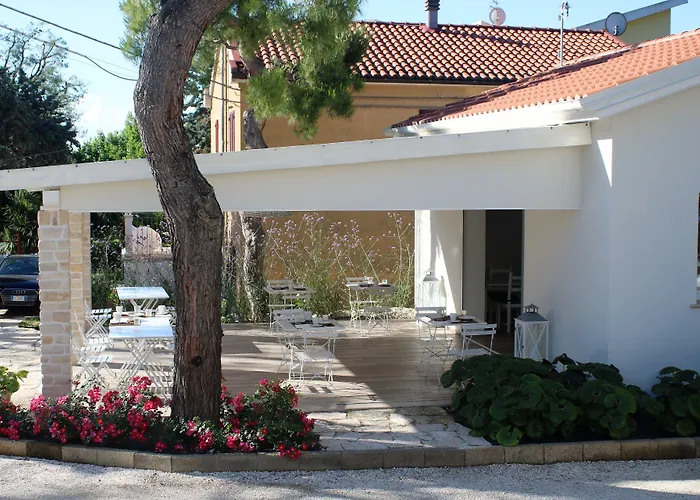 Bed And Breakfast Le Azalee Numana