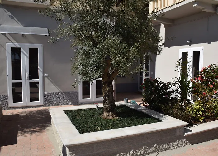 B&B Leonardo Rho