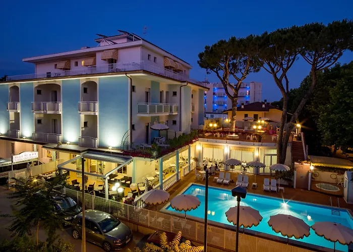 Hotel Villa dei Fiori - sul mare con piscina Viserbella di Rimini