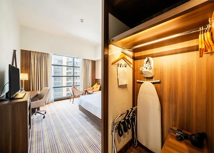 Hotel Hampton By Hilton Dubai Airport