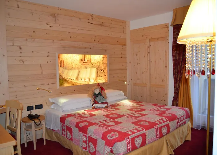 Hotel Ladina Campitello di Fassa