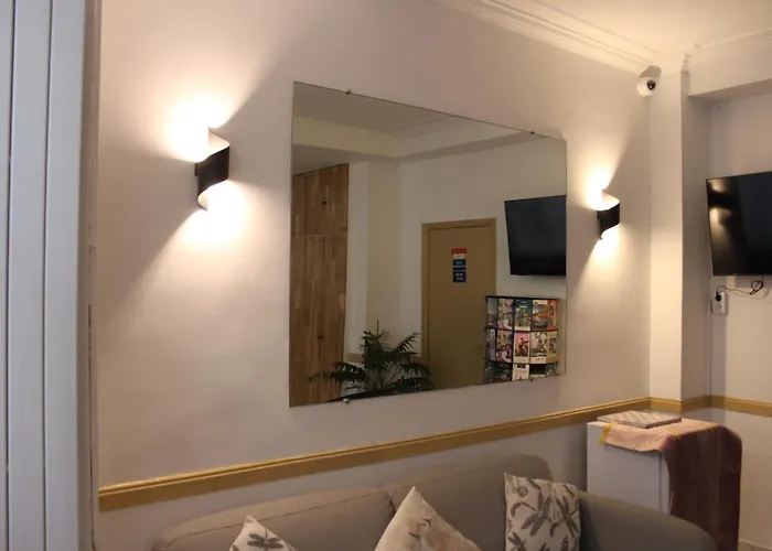 Hotel Anya Parigi