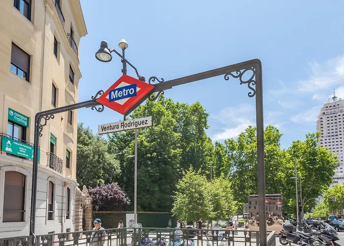 AYZ Princesa-Auto check-in property Madrid