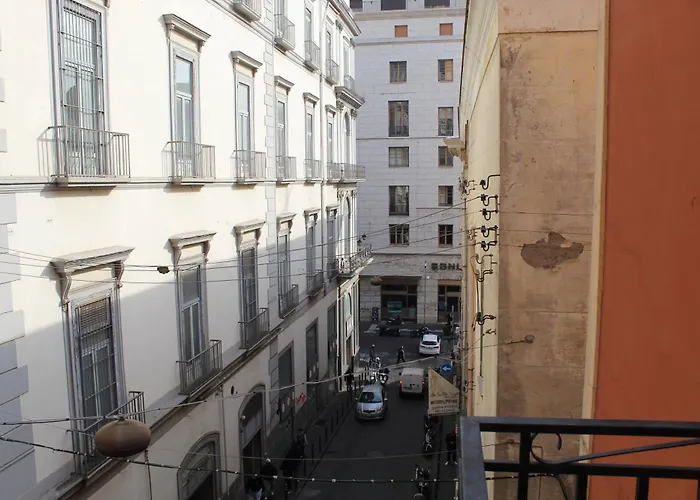 BlackWoody Contemporary Rooms - Napoli Centro Storico Via Toledo