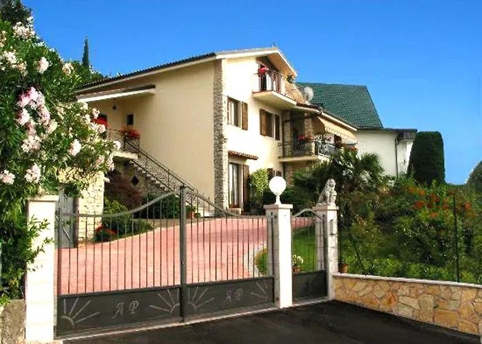 Bed And Breakfast Due Leoni Torri Del Benaco