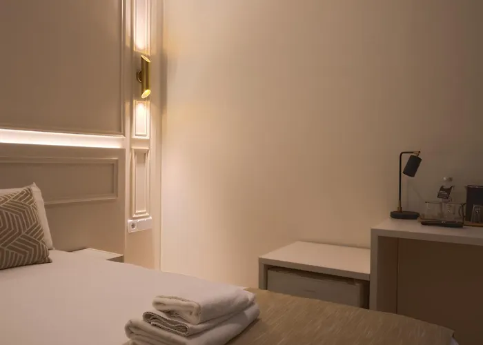 Hotel Le Petit Palue-Fuencarral Madrid