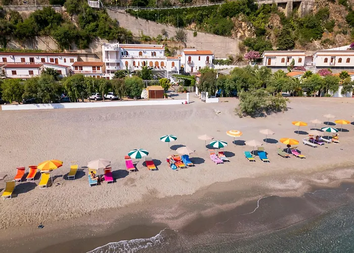 Testa di Monaco - Basic Beach Accommodations Capo dʼOrlando