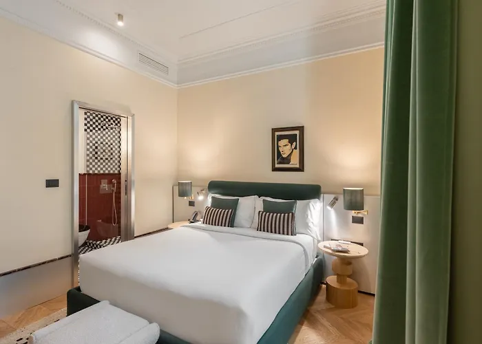 Hotel The Couper Umiltà Roma