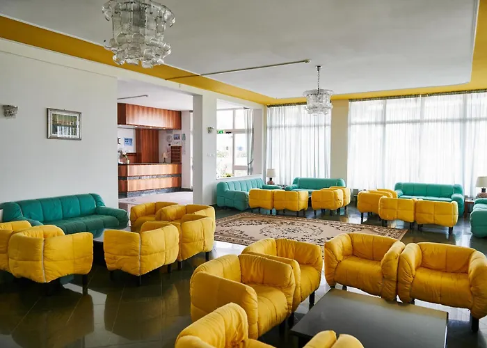 Hotel Caesar B&B Fronte Mare in Centro di Milano Marittima
