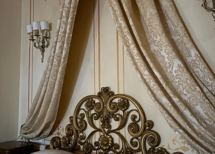 Hotel Palazzo Lari Sarzana