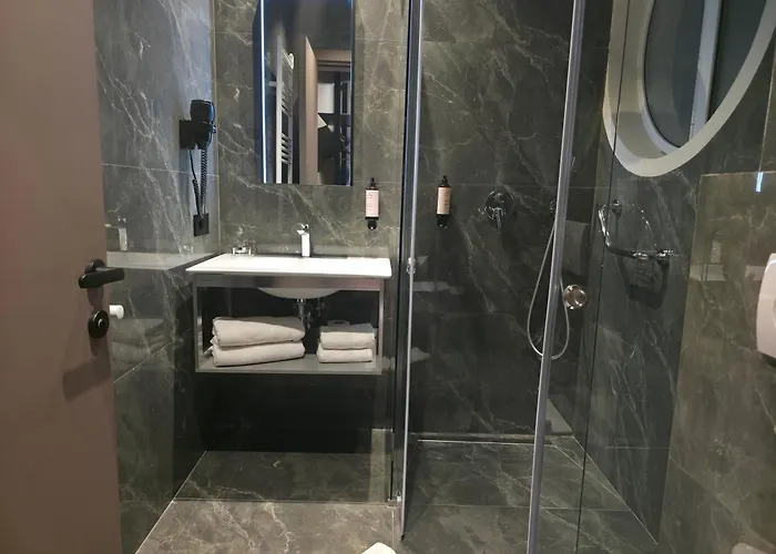 Mondial Hotel Tirana